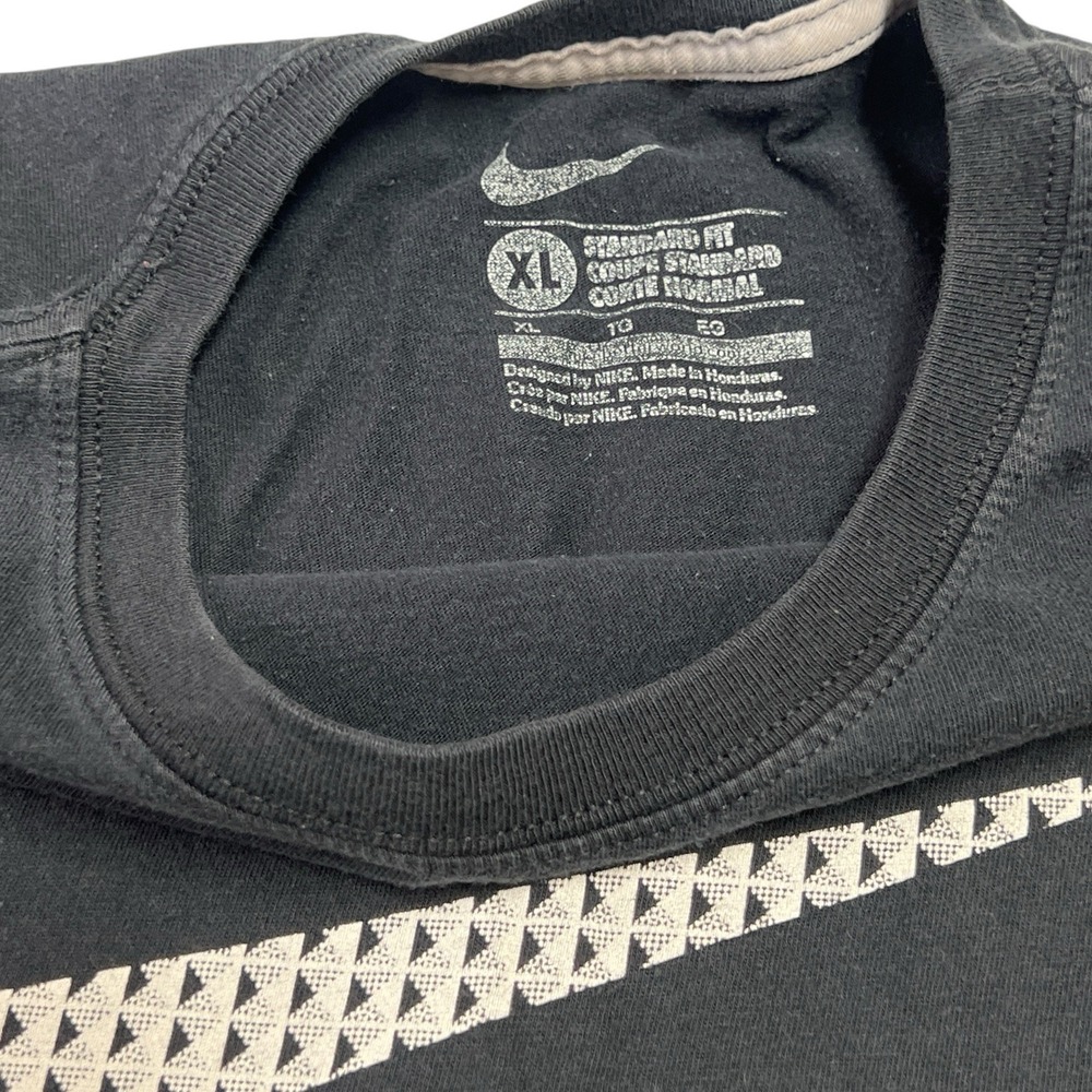 Nike T-Shirt Men's Standard Fit Size XL Black Basketball Geometric Graphic Print - Picture 3 of 7